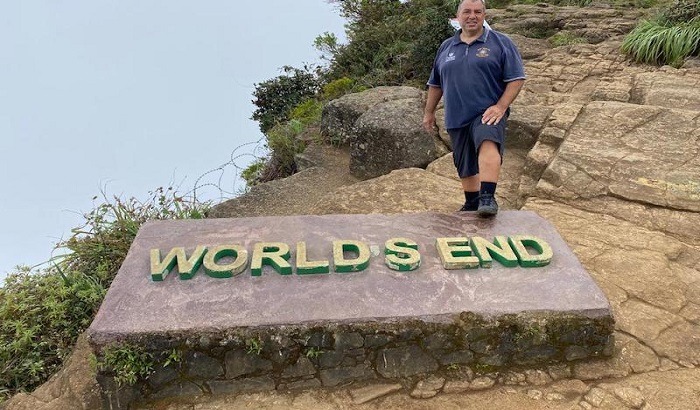 Michael-at-Worlds-End-View-Horton-Plains-National-Park